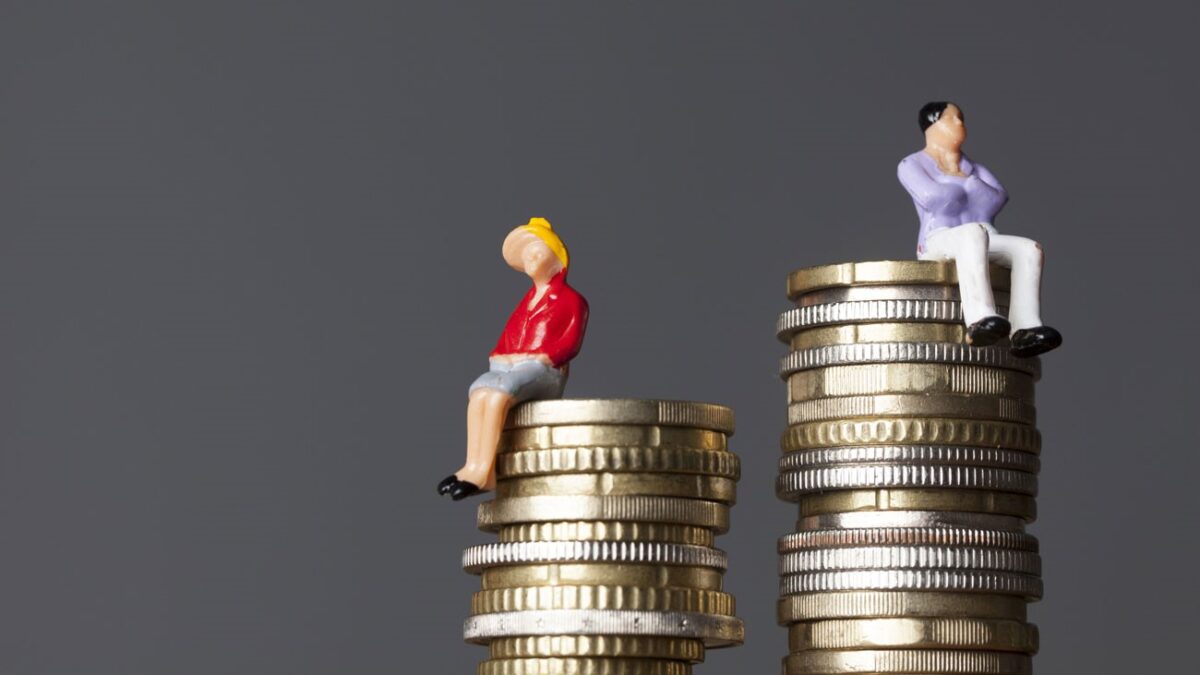 Barely any change to gender earnings gap in 25 years